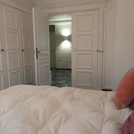 Apartment Vincennes, Pour 8, Avec Grand Jardin Vincennes