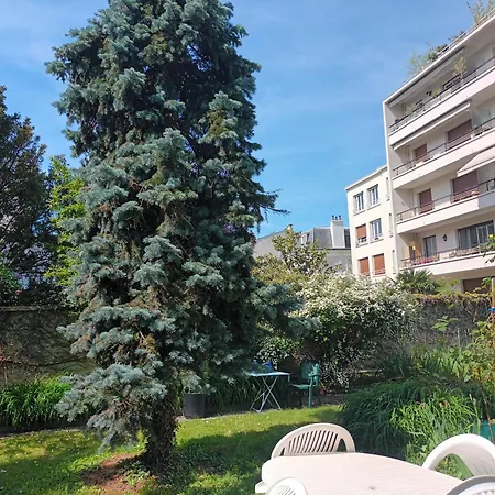 Apartment Vincennes, Pour 8, Avec Grand Jardin