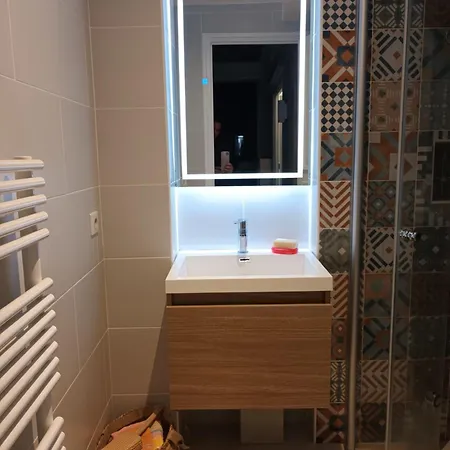 Apartment Vincennes, Pour 8, Avec Grand Jardin